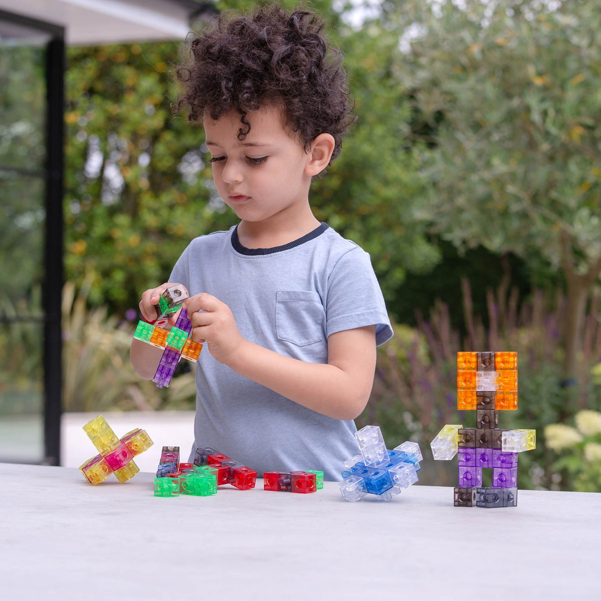 Translucent Colour Linking Cubes