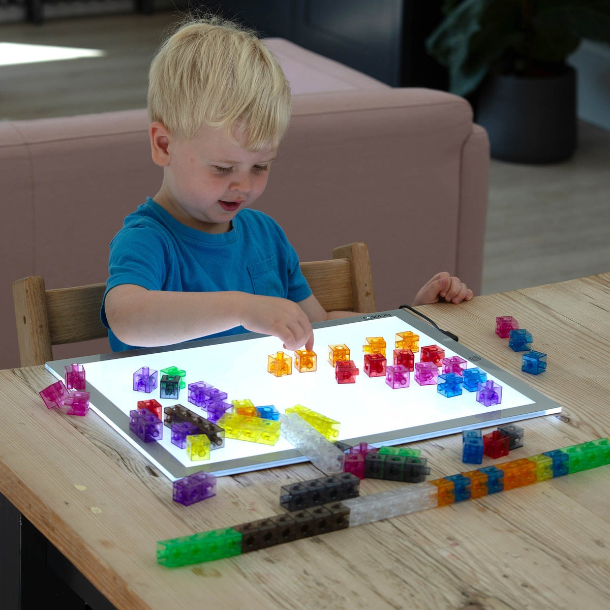 Translucent Colour Linking Cubes