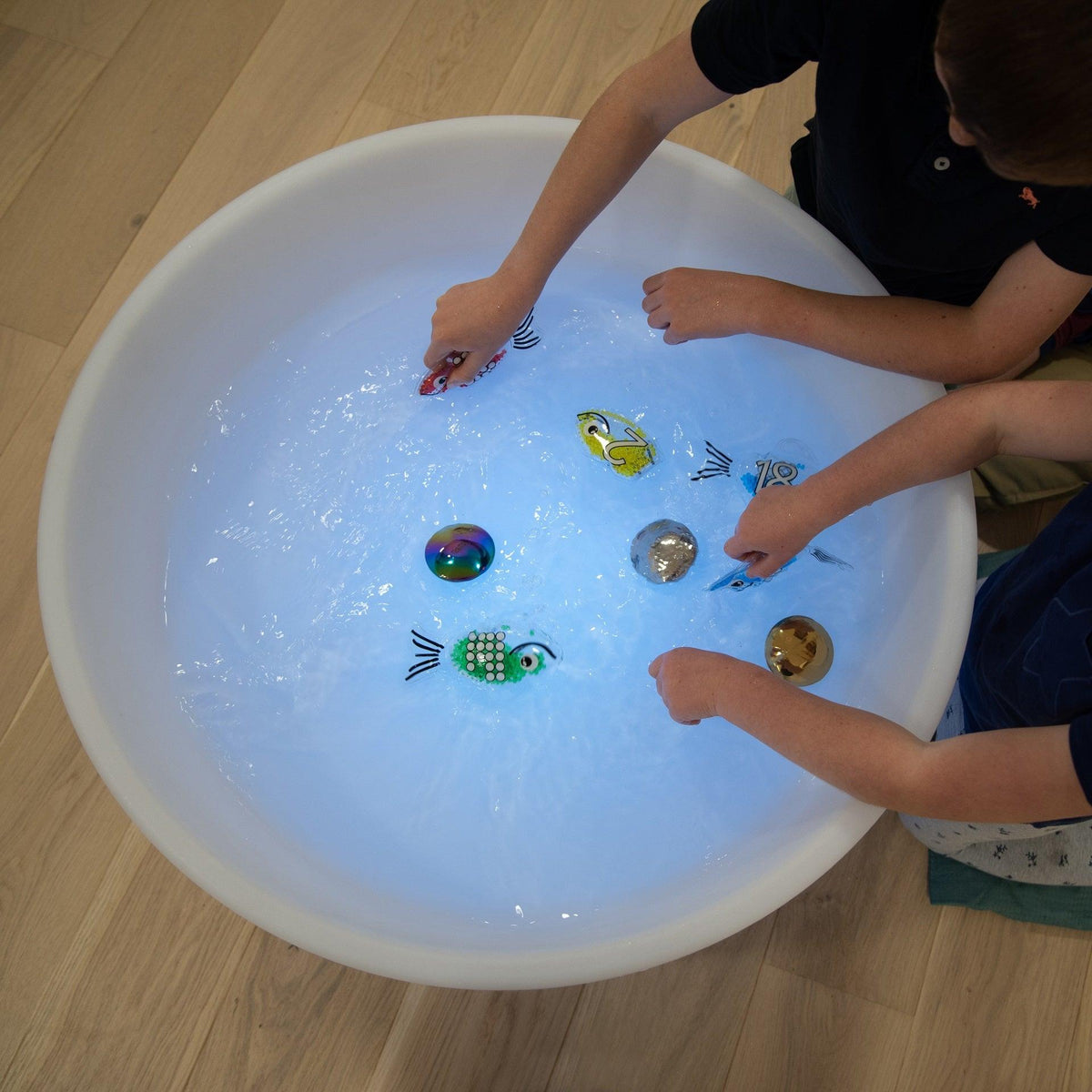 Discovery Glow Water Table