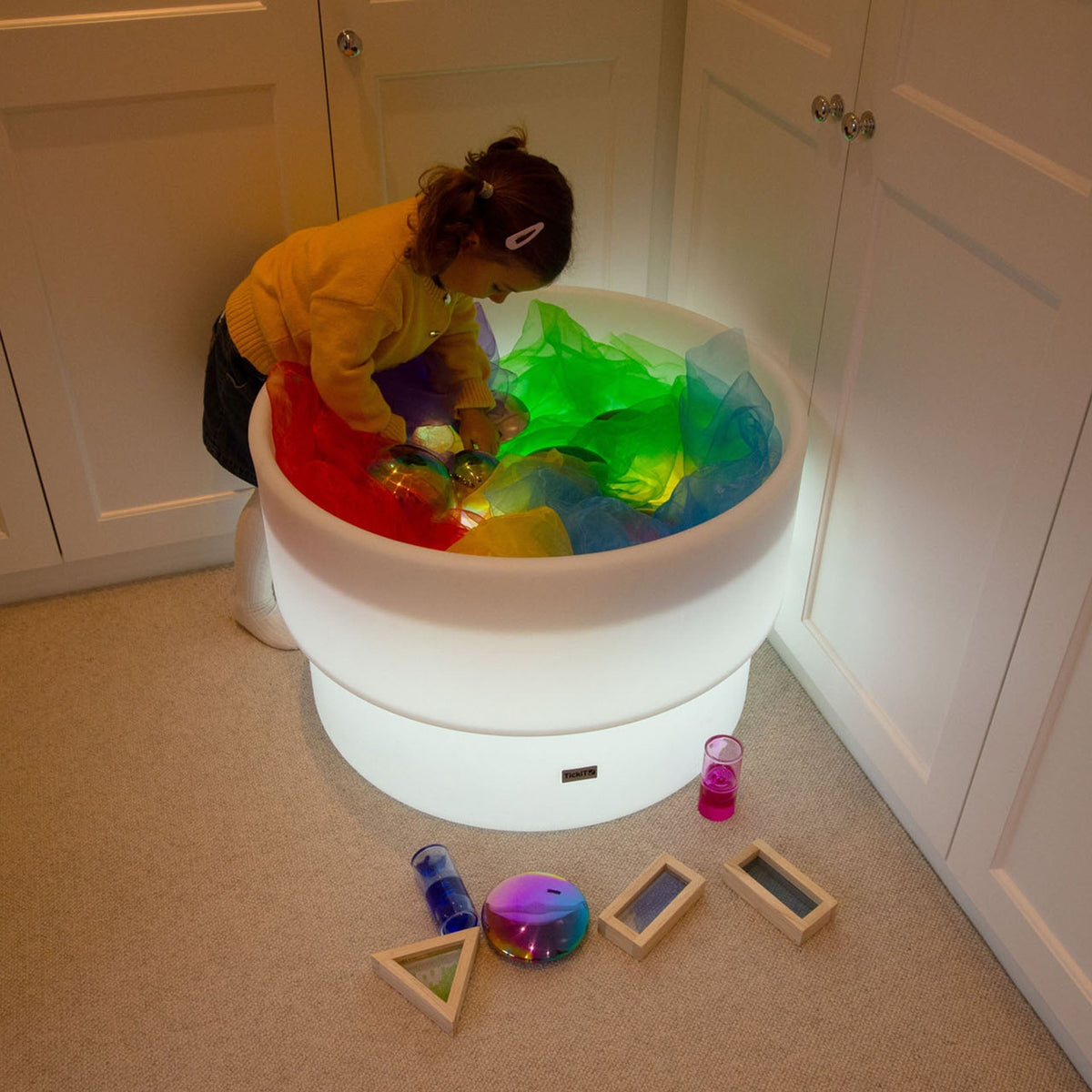 Discovery Glow Water Table