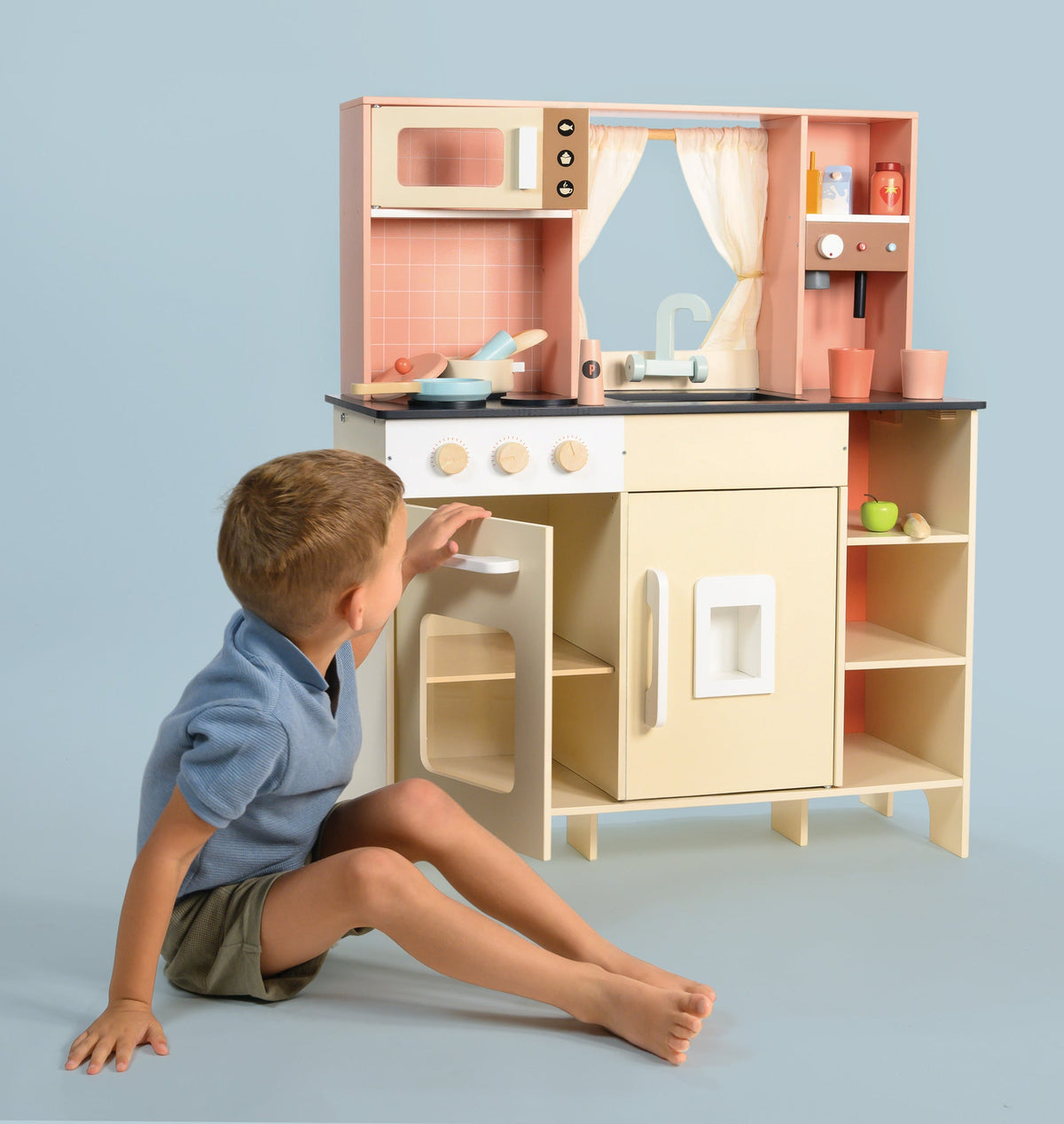 Play kitchen
