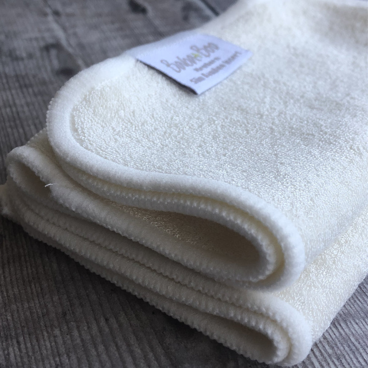 Nappy liners and inserts for cloth nappies