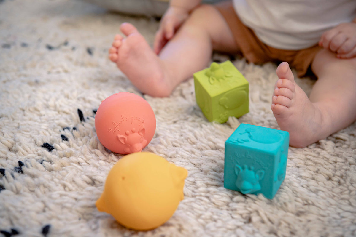 So' Pure Sophie La Girafe Cubes & Balls - Natural Rubber