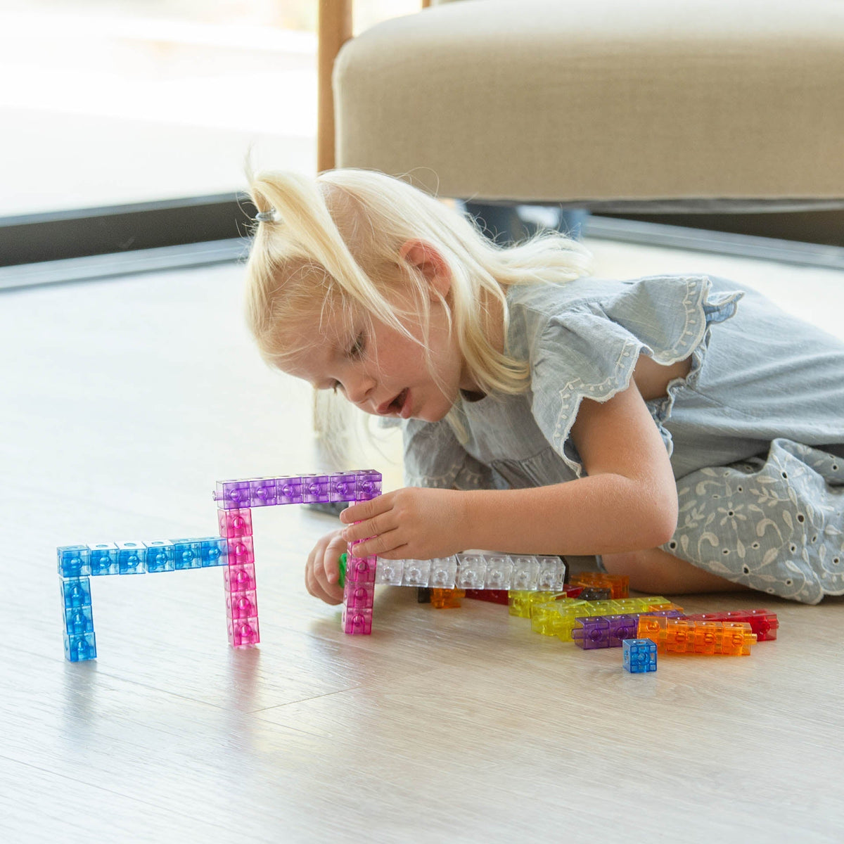 Translucent Colour Linking Cubes