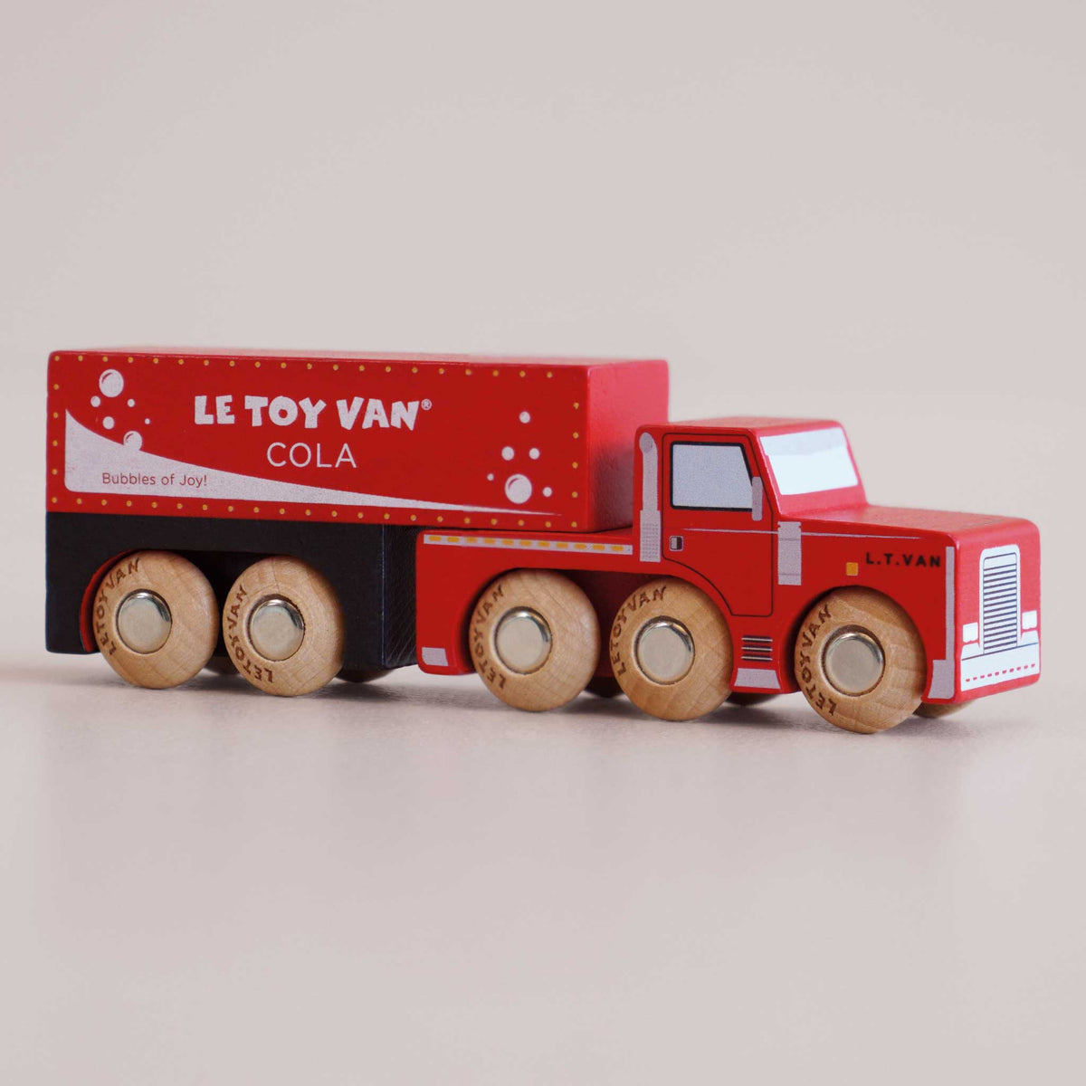 Le Toy Van No. 33 GT180 Toby: Wooden Truck