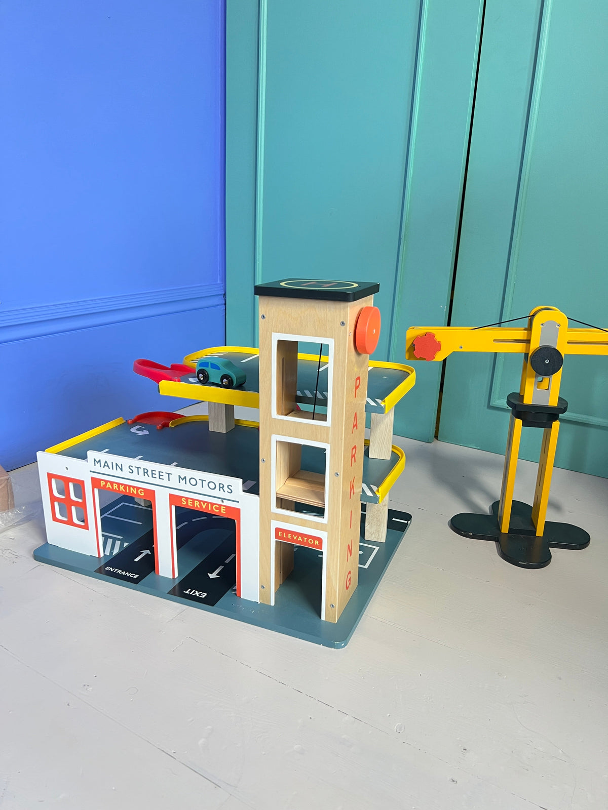 Multi Level Garage with Lift