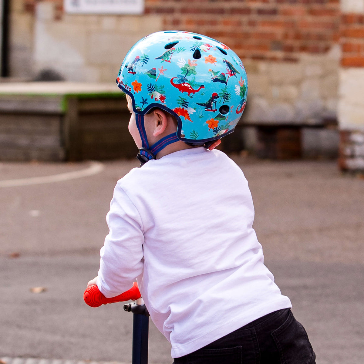 Printed Helmets for Bikes and Scooters: Dino