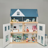 Tenderleaf Dovetail Dolls House Bundle including House, Doll Family & 5 Room Sets