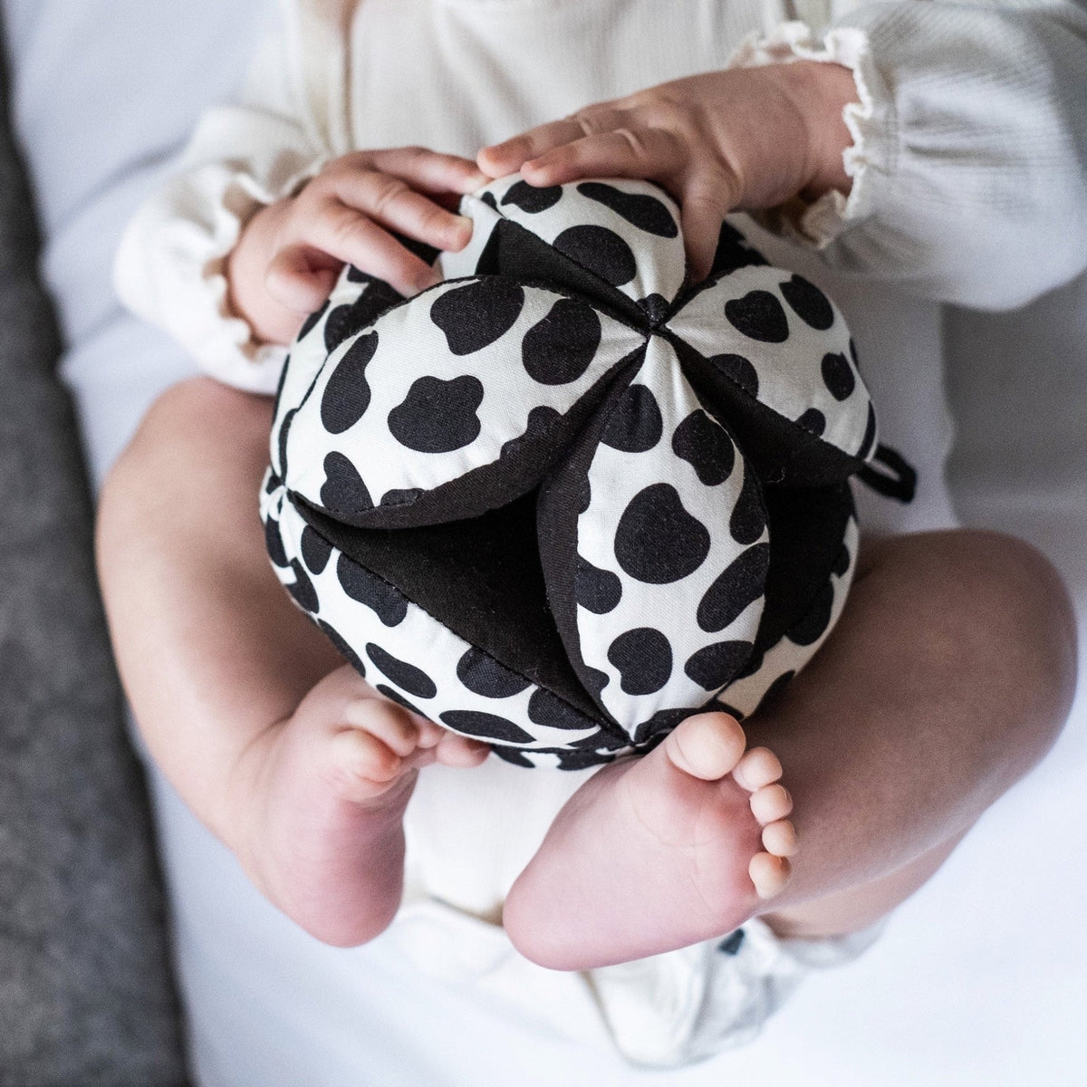 SENSORY GRASP BALL - suitable from birth